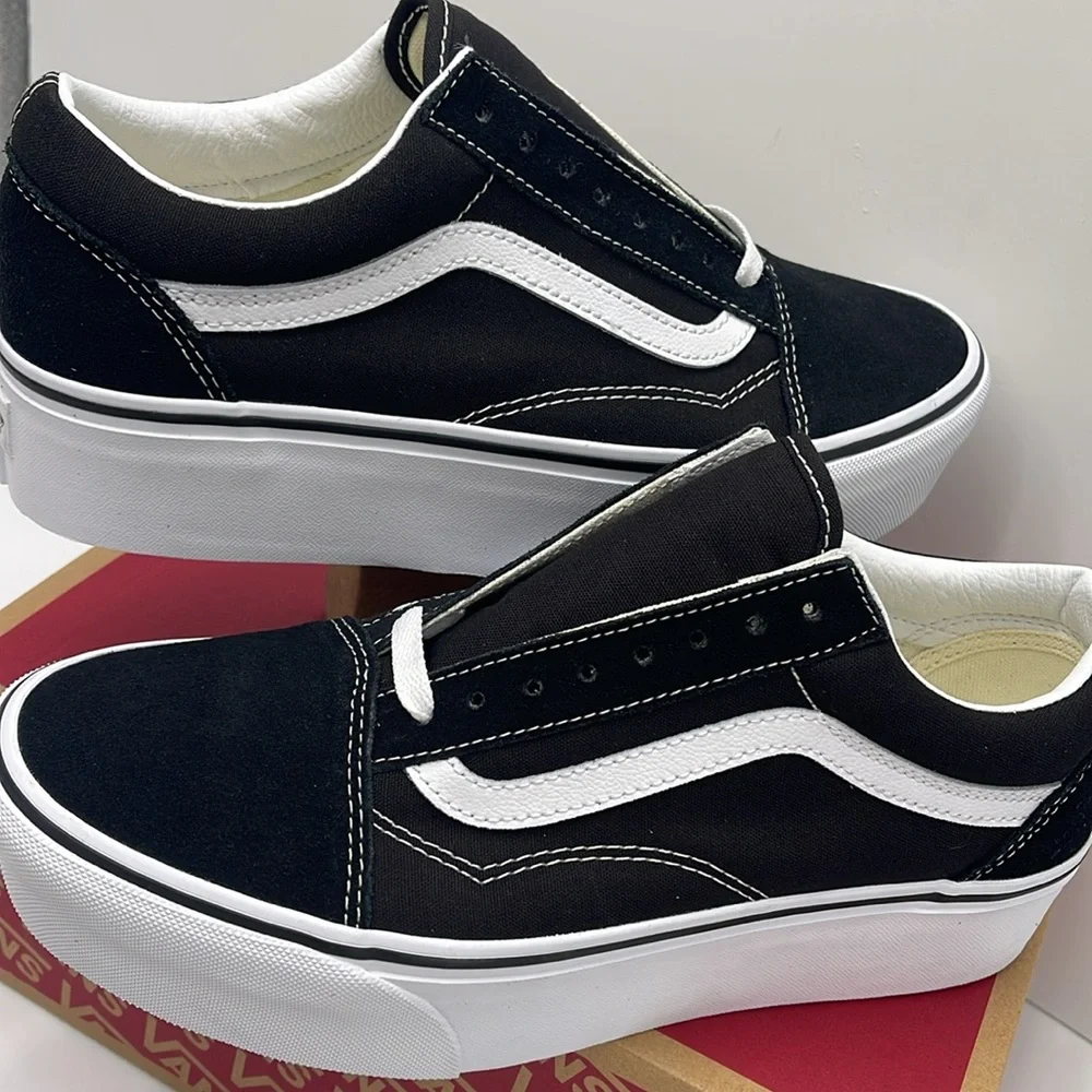 Vans Men’s Old Skool Stackform
Suede/Canvas Black/True W
VN0A7Q5M6BT
Platforms - Picture 10 of 16